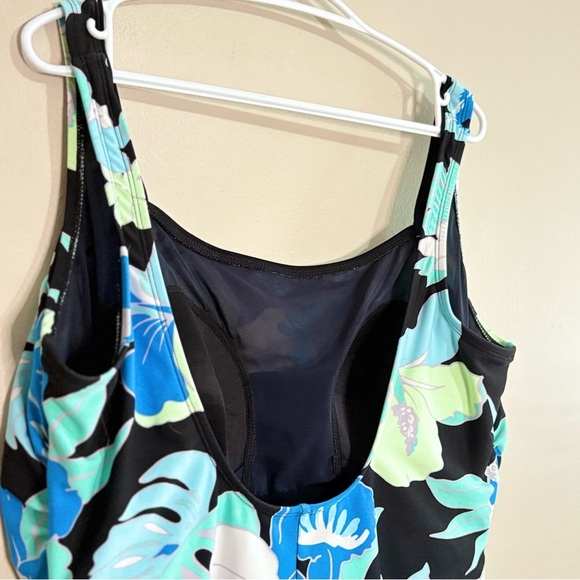 3/$10⚡️Black & Blue Tropical Floral One Piece Swimsuit Plus Size - Picture 12 of 13